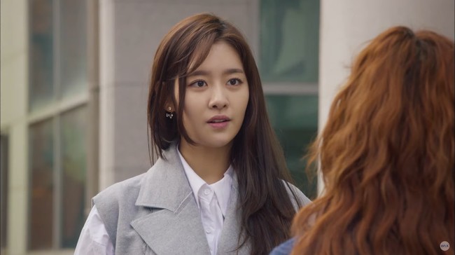 Namanya mulai banyak dikenal setelah membintangi drama Korea Cheese In The Trap. Di mana Cha Joo Young berperan sebagai wanita yang terobsesi dengan Park Hae Jin dan merundung Kim Go Eun. Foto: Instagram