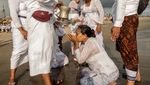 Umat Hindu Bali Menyucikan Diri Lewat Upacara Melasti