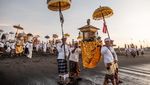 Umat Hindu Bali Menyucikan Diri Lewat Upacara Melasti