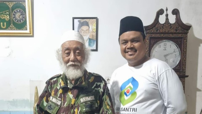 Abuya Muhtadi (kiri) dan asisten pribadi Nazaruddin Chaidir (kanan). (Dok istimewa).