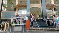 Masjid Jami Nurul Huda yang berada ditengah permukiman padat penduduk di RW 04 Kelurahan Sudimara Timur, Kota Tangerang, Banten, menjadi salah satu lokasi aksi bersih.