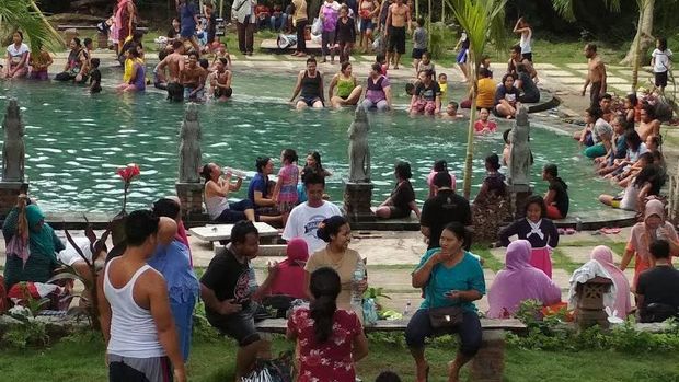Banyuwedang Hot Spring. (Website Air Panas Banyuwedang)