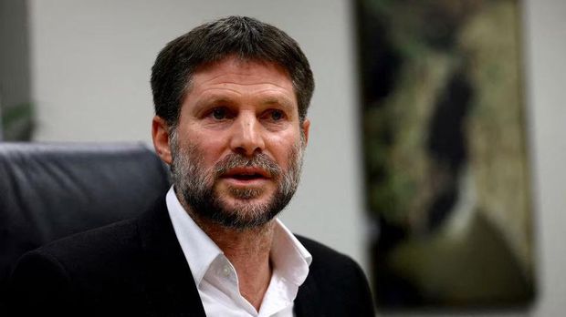 Israeli Finance Minister Bezalel Smotrich speaks at a news conference in Jerusalem, Israel, January 8, 2023. REUTERS/Ronen Zvulun