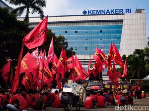 Sempat Memanas, Massa Serikat Buruh Bubar dari Kemnaker