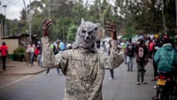 Hal ini ditandai dengan tingginya biaya kebutuhan pokok seperti bahan bakar, minyak goreng, biaya sekolah dan listrik.