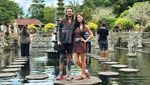 Potret Drummer Slipknot, Istrinya yang Cantik dan Keindahan Bali