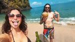 Potret Drummer Slipknot, Istrinya yang Cantik dan Keindahan Bali