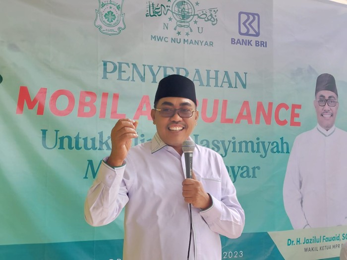 Wakil Ketua MPR RI Jazilul Fawaid (Gus Jazil) mengajak perusahaan, pemerintah khususnya Badan Usaha Milik Neagara (BUMN) atau swasta yang ada di Gresik berpartisipasi terhadap lingkungan sekitar dengan memfasilitasi kesehatan masyarakat.
