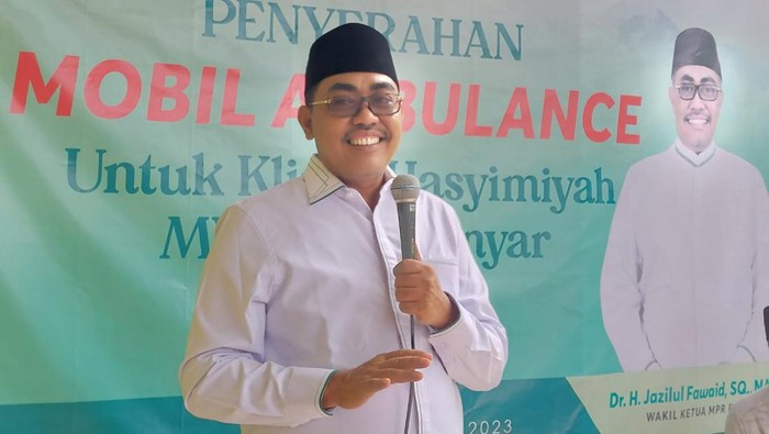 Wakil Ketua MPR RI Jazilul Fawaid (Gus Jazil) mengajak perusahaan, pemerintah khususnya Badan Usaha Milik Neagara (BUMN) atau swasta yang ada di Gresik berpartisipasi terhadap lingkungan sekitar dengan memfasilitasi kesehatan masyarakat.