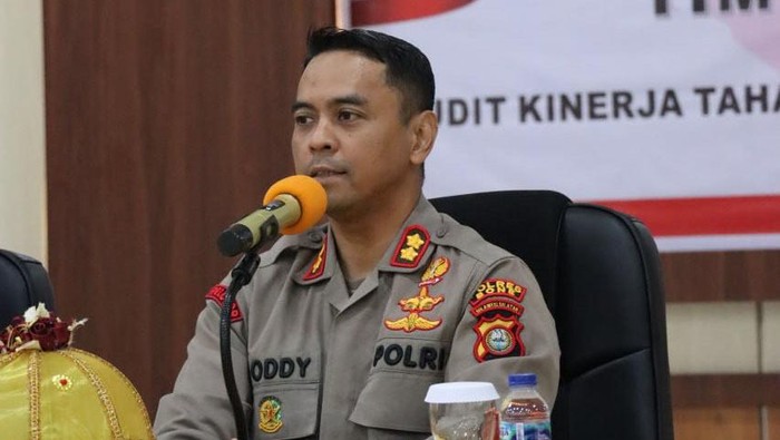 Kapolres Bone AKBP Arief Doddy Suryawan.