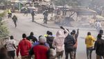 Momen Massa Demo Bentrok dengan Polisi di Kenya