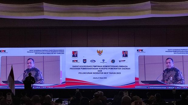 Ketua KPK Firli Bahuri saat Rapat Koordinasi Pimpinan Kementerian Lembaga Program Pemberantasan Korupsi Pemerintah Daerah dan Peluncuran Indikator MCP tahun 2023 di Hotel Ritz Carlton, Jakarta, Selasa (21/3/2023).