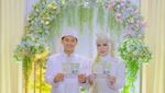 9 Potret Murid Nikahi Guru di Riau yang Viral di TikTok, Romantis!