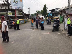 Pak Ogah Tewas Tertabrak Truk di Simpang 4 Jetis Mojokerto