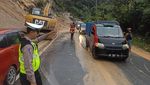 Penampakan Jalan Lintas Riau-Sumbar yang Bisa Dilalui Usai Tertutup Longsor