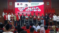 Adapun perwakilan tokoh agama yang hadir antara lain Ketua Umum PBNU KH. Yahya Cholil Staquf, Ketua Umum PP Muhammadiyah Prof. Dr. KH. Haedar Nashir, Ketua Presidium Konferensi Waligereja Indonesia (KWI) Mgr. Antonius Subianto Bunjamin, O.S.C. dan Ketua Umum Persekutuan Gereja-gereja di Indonesia (PGI) Pdt. Gomar Gultom.