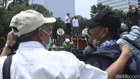 Saat ini total pesangon yang telah dibayarkan sejumlah Rp.54,8 Miliar dari total Rp. 313,15 Milyar. Sementara aset pailit yang tersisa berupa rongsokan pesawat, spare part pesawat yang campur aduk dan aset tanah bangunan yang bermasalah dinilai tak akan cukup untuk membayar hak pesangon. 