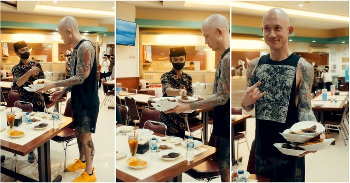 Makan di Restoran Padang, Vokalis Band Metal Ini Angkat Piring Bertumpuk