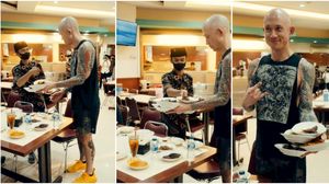 Makan di Restoran Padang, Vokalis Band Metal Ini Angkat Piring Bertumpuk