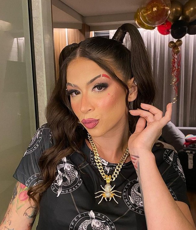 MC Pipokinha adalah penyanyi Brazil yang bikin kontroversi di salah satu konsernya. Secara mengejutkan dia melakukan aktivitas seks. Foto: dok. Instagram