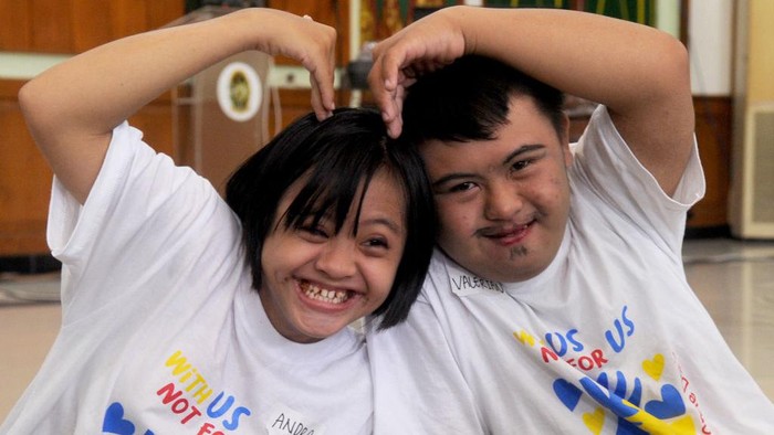 Hari Down Syndrome diperingati pada tanggal 21 Maret. Para penderita down syndrome merayakannya di Graha Pandawa, Yogyakarta.