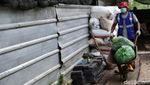 Melihat Pengolahan Sampah di Bekasi