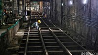 PT MRT Jakarta (Perseroda) tengah melaksanakan pembangunan fase 2A MRT Jakarta, yang menghubungkan Stasiun Bundaran HI hingga Kota sepanjang sekitar 5,8 kilometer.