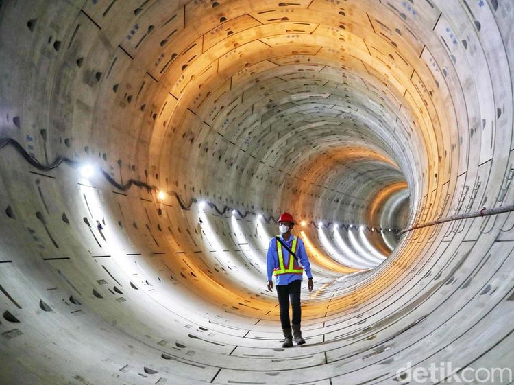 Melihat Progres Terkini Proyek MRT Fase 2A di Monas