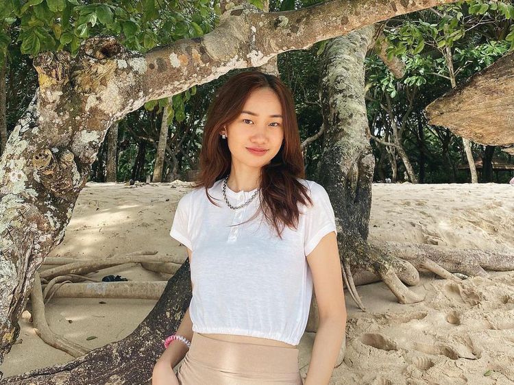 5 Potret Misqa Hariesda yang Suka Jalan-jalan Usai Jadi Sorotan