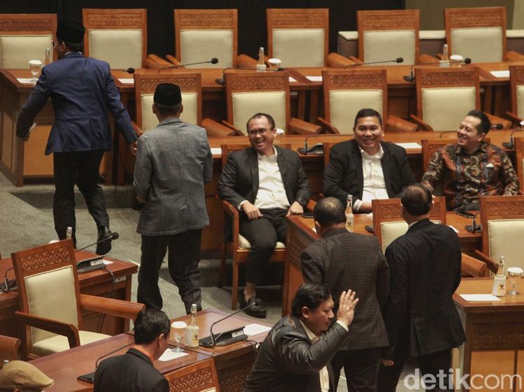 Momen PKS dan Demokrat Tolak Pengesahan Perppu Ciptaker di Rapur DPR