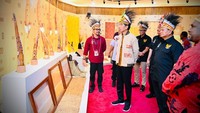 Jokowi juga mengaku kagum dengan kreatifitas anak muda Papua.