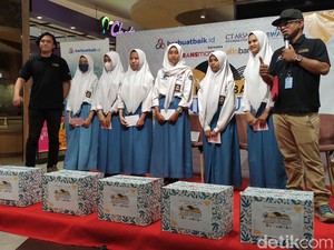 Tim Berbuatbaik.id Berbagi Paket Kebaikan untuk Korban Tragedi Kanjuruhan