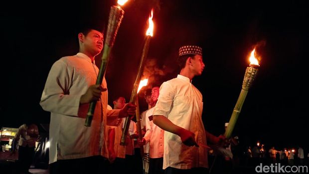 Pawai obor menyambut Ramadan di Alun-alun Jipang, Blora, Selasa (21/3/2023).
