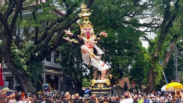 Pawai ogoh-ogoh di Kota Malang pertama kalinya
