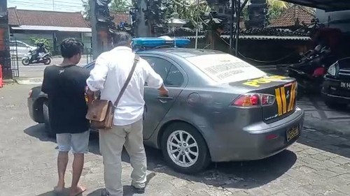 Pemuda asal Sukabumi, Jawa Barat, nekat ingin bunuh diri dengan terjun di jembatan shortcut Desa Penyalin-Samsam, Kerambitan.