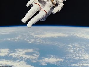 Astronaut Bisa Bertahan Berapa Lama di Luar Angkasa?