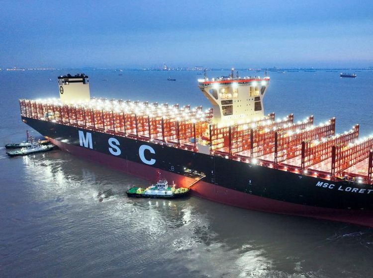 Penampakan Kapal Kontainer Terbesar di Dunia Uji Coba Berlayar