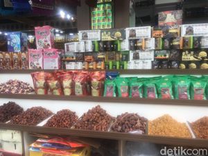Omzet Penjual Kurma di Tanah Abang Melonjak, Kurma Ajwa-Sukari Jadi Favorit