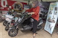 Begini Cara Beli Motor Listrik 'Subsidi' Rp 7 Juta