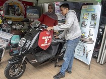 Beda Syarat Beli Motor Listrik Subsidi Dulu dan Sekarang