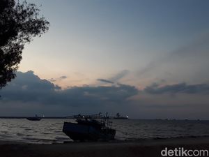 Puting Beliung Terjang Perairan Tuban, Satu Perahu Pecah-Nelayan Hilang