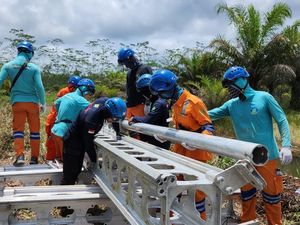 5 Tower PLN Roboh, Pulau Bangka Alami Pemadaman Listrik Bergilir