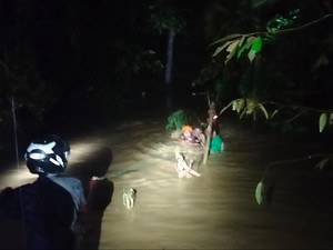 5 Kecamatan di Polman Terendam Banjir, Seorang Santri Hilang