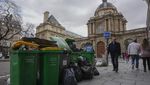 Potret Kota Romantis Paris yang Kini Dipenuhi Sampah
