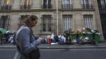 Potret Kota Romantis Paris yang Kini Dipenuhi Sampah