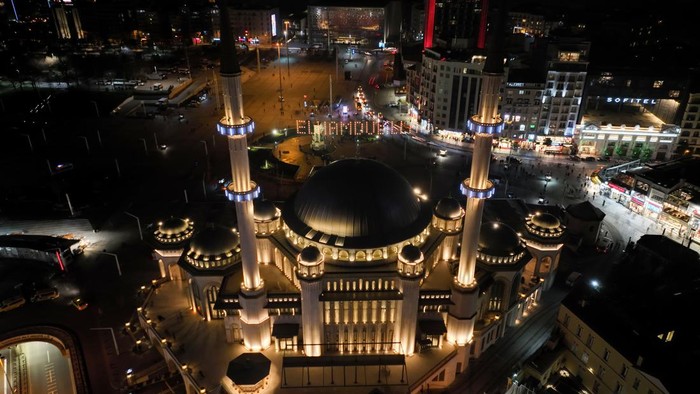 ISTANBUL, TURKIYE - MARCH 20: An aerial view of mahya lights strung up between the minarets of Taksim Mosque ahead of Muslim's holy fasting month of Ramadan in Istanbul, Turkiye on March 20, 2023. (Photo by Atilla Sevil/Anadolu Agency via Getty Images)