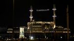 Potret Masjid Taksim di Turki Menyala Jelang Ramadan