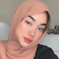 Ratna sendiri jarang tersorot karena sang ayah tak sering membagikan foto keluarganya ke akun Instagram. Selain itu juga karena Ratna tak terjun ke dunia entertain seperti kakaknya, Adzana Bing Slamet. Foto: Instagram/@key24bingss