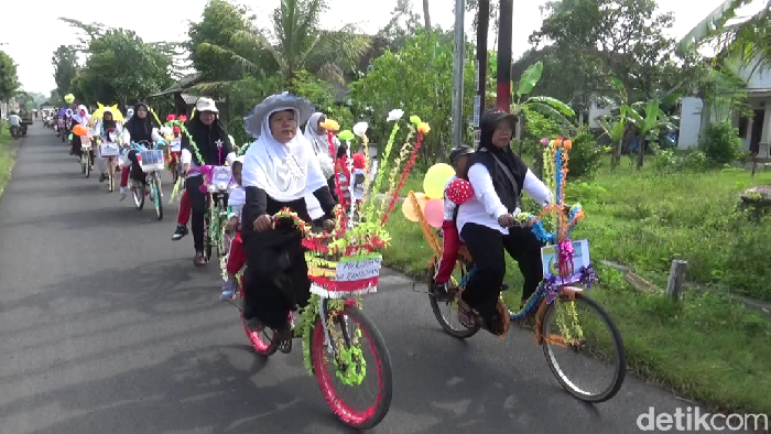 Ratusan Siswa Tk Lumajang Sambut Ramadan Dengan Pawai Sepeda Hias