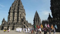 Prosesi Tawur Agung Kesanga yang diikuti ribuan Umat Hindu dari DI Yogyakarta dan Jawa Tengah tersebut merupakan rangkaian perayaan Hari Raya Nyepi tahun baru Saka 1945. 